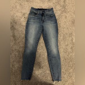 Lucky brand raw hem skinny jeans size 2 ankle jeans